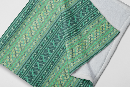 Hmong Leeg Fleece Blanket - Green